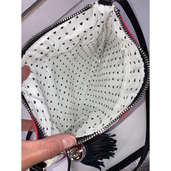 BRIGHTON SMALL RED, WHITE CANVAS CROSSBODY BAG WITH TASSEL - Picture 5 of 7